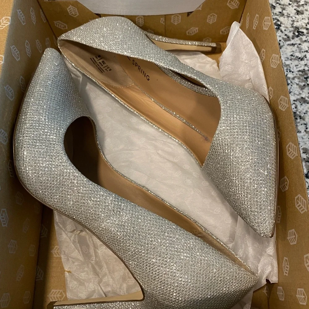 Silver heels - Picture 3 of 7